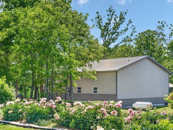 8294 W Veterans Boulevard , Clever, MO 65631