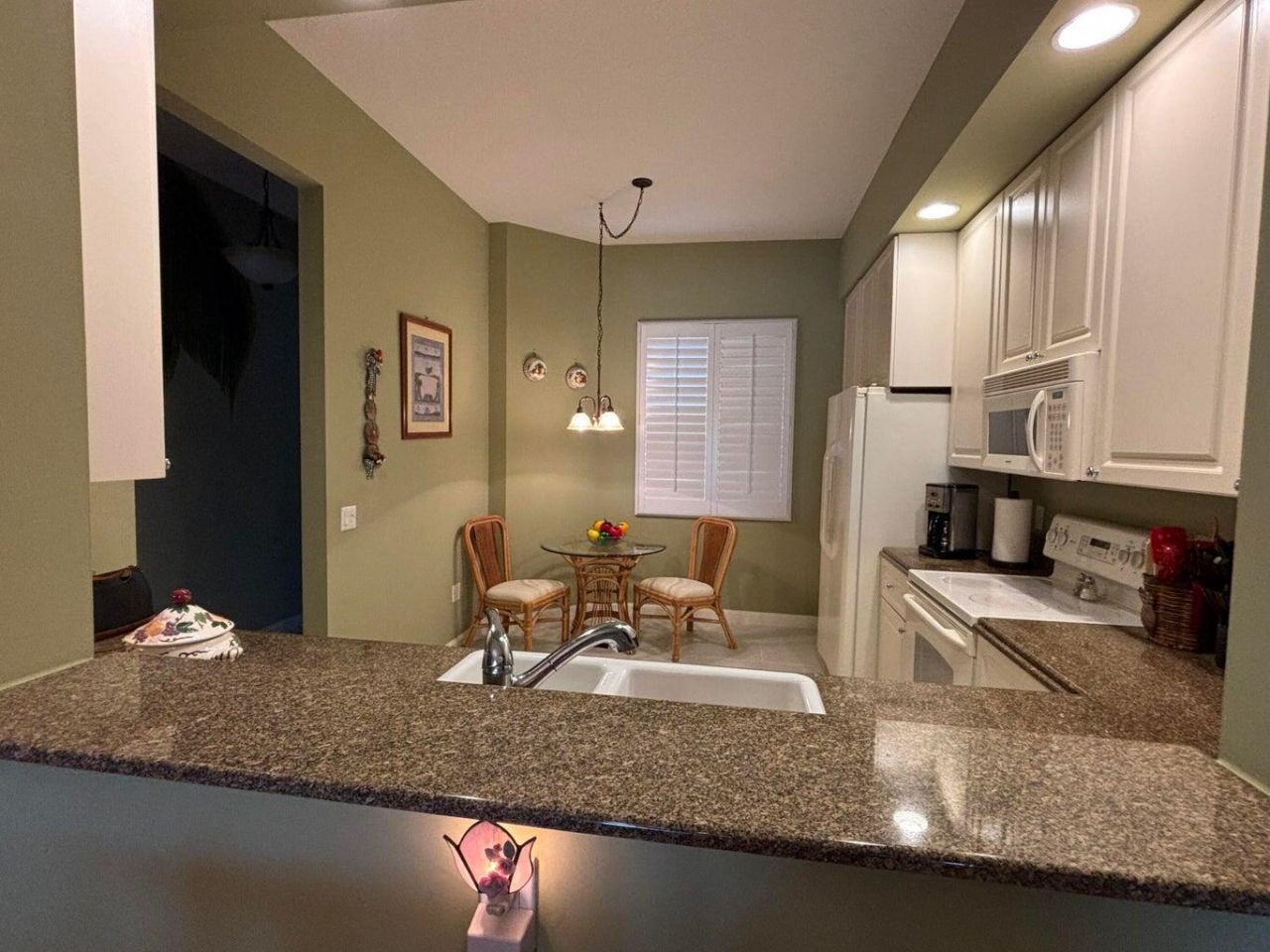 12 Harbour Isle Drive W, Unit 204, Fort Pierce, FL 34949 Photo