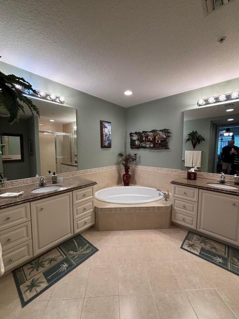 12 Harbour Isle Drive W, Unit 204, Fort Pierce, FL 34949 Photo