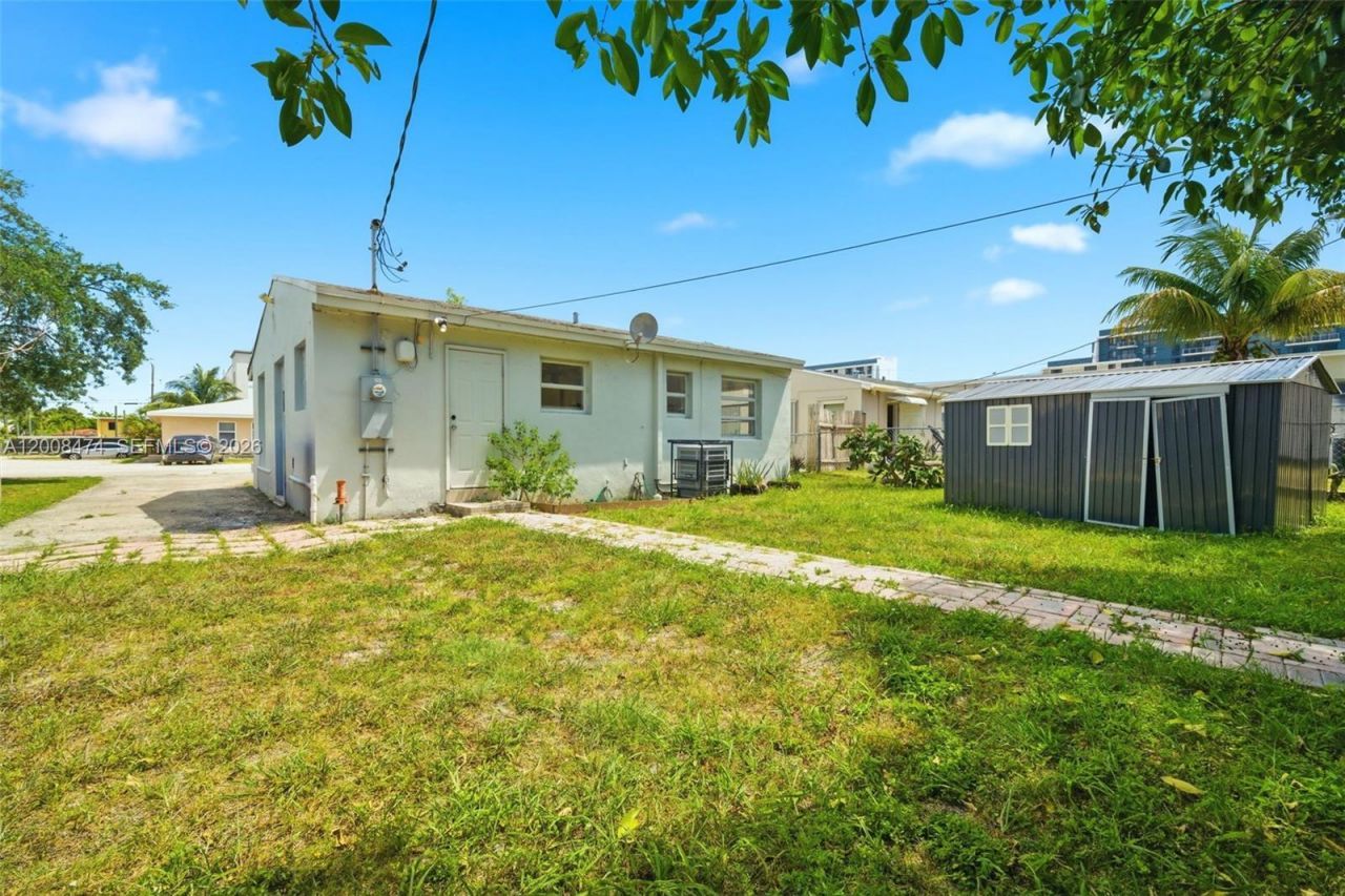 2124 Taylor St , Hollywood, FL 33020 Photo