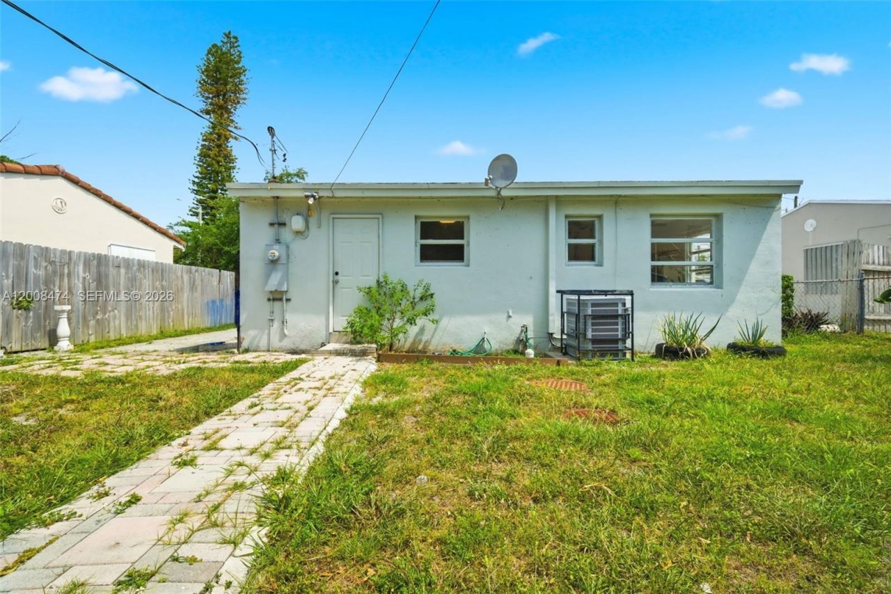 2124 Taylor St , Hollywood, FL 33020 Photo