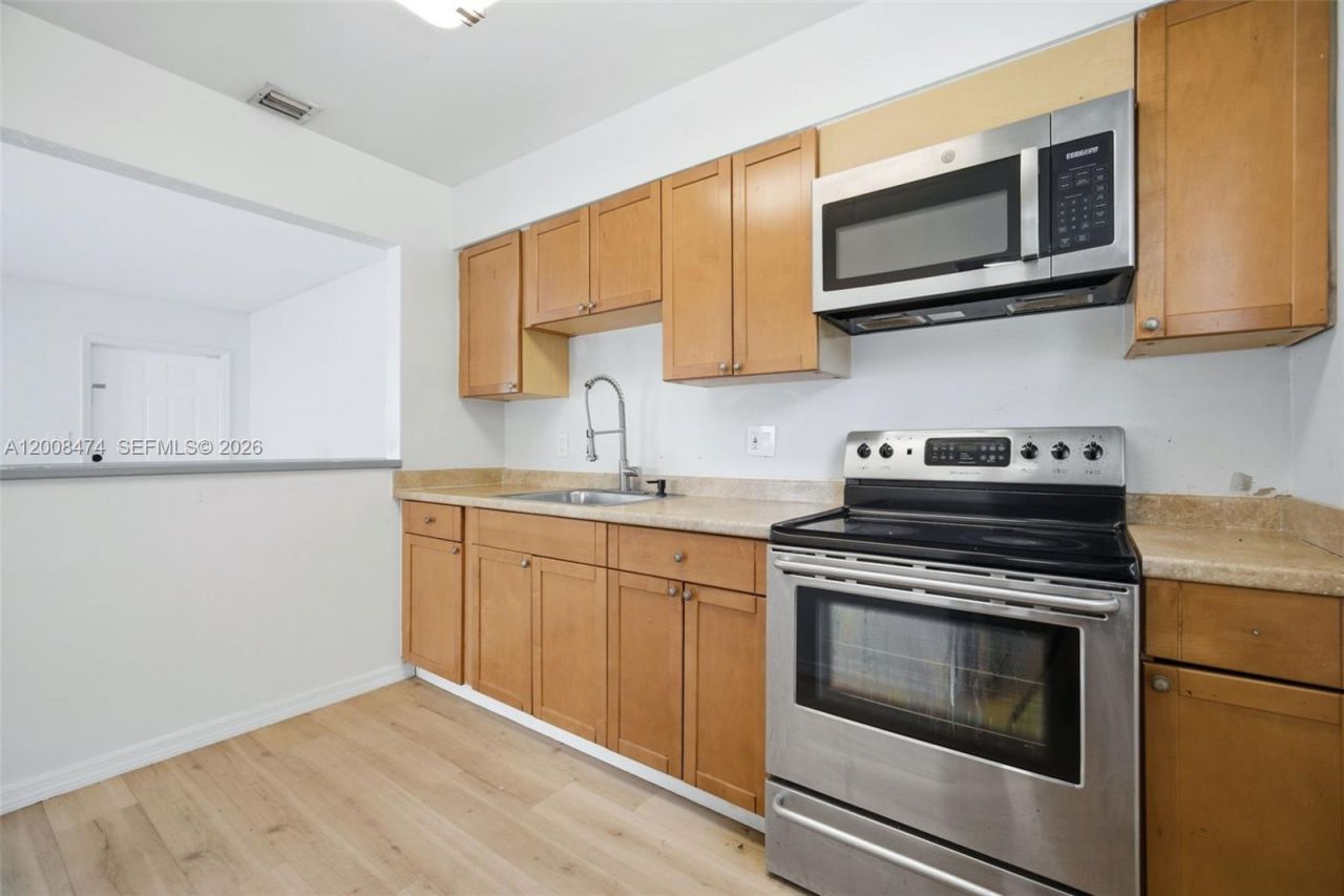 2124 Taylor St , Hollywood, FL 33020 Photo