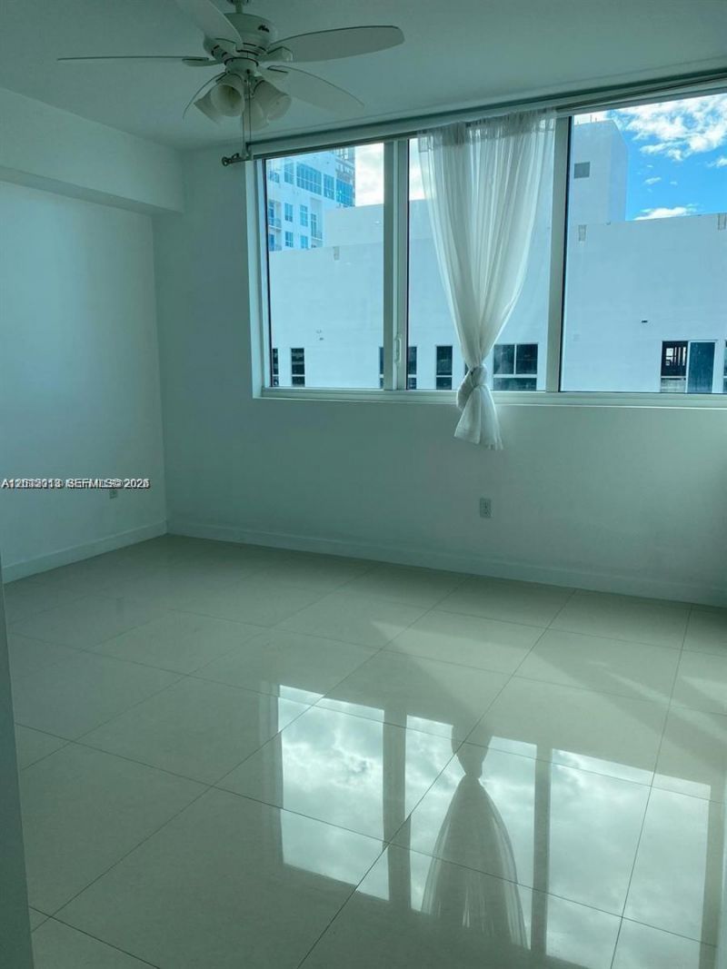 253 NE 2nd St, Unit 3002, Miami, FL 33132 Photo