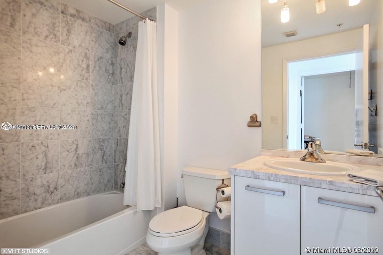 253 NE 2nd St, Unit 3002, Miami, FL 33132 Photo