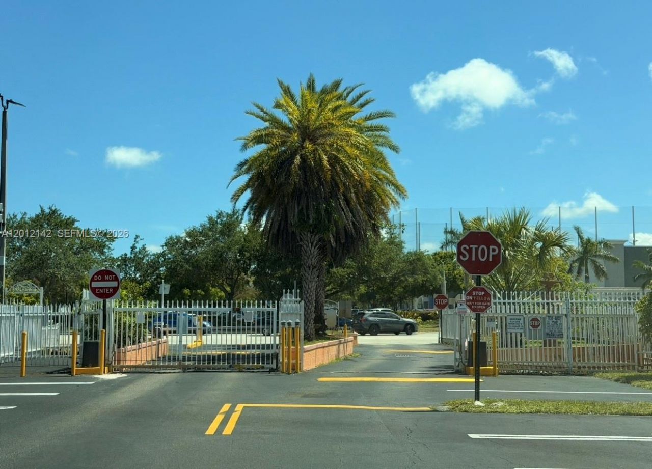 291 NW 177th St, Unit C-208, Miami Gardens, FL 33169 Photo