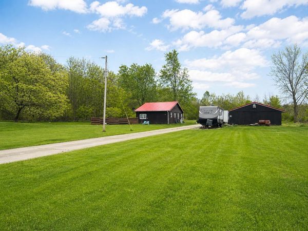 7182 48th Avenue, Coloma, MI 49038