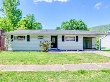 135 Upper Airbase Lane, Briceville, TN 37710