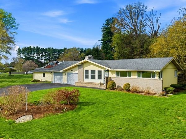 26 Gore Avenue, Hatfield, MA 01038