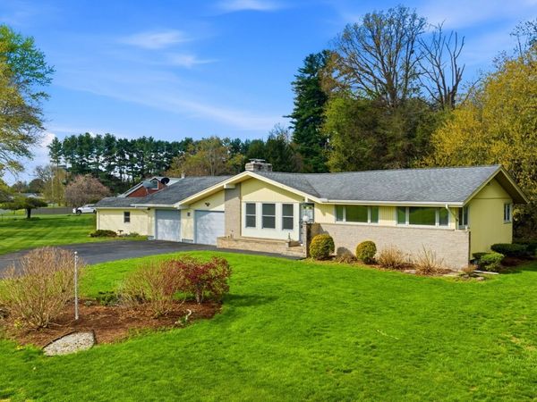 26 Gore Avenue, Hatfield, MA 01038