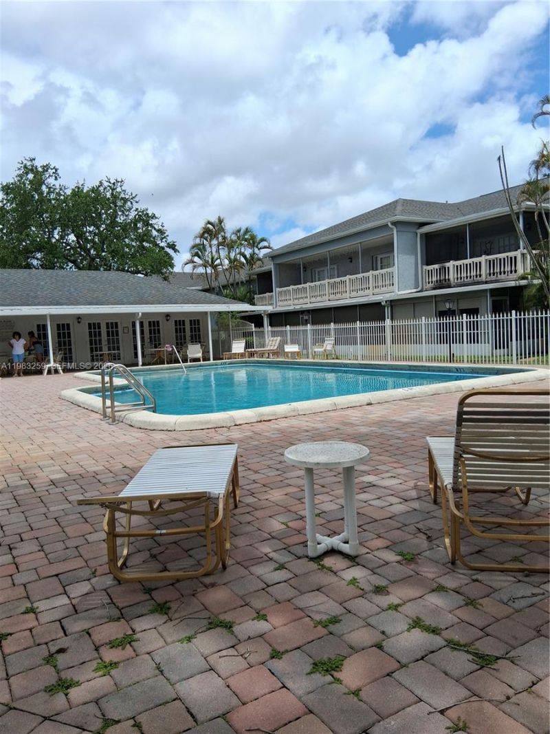 7556 Stirling Rd , Unit 123, Davie, FL 33024 Photo