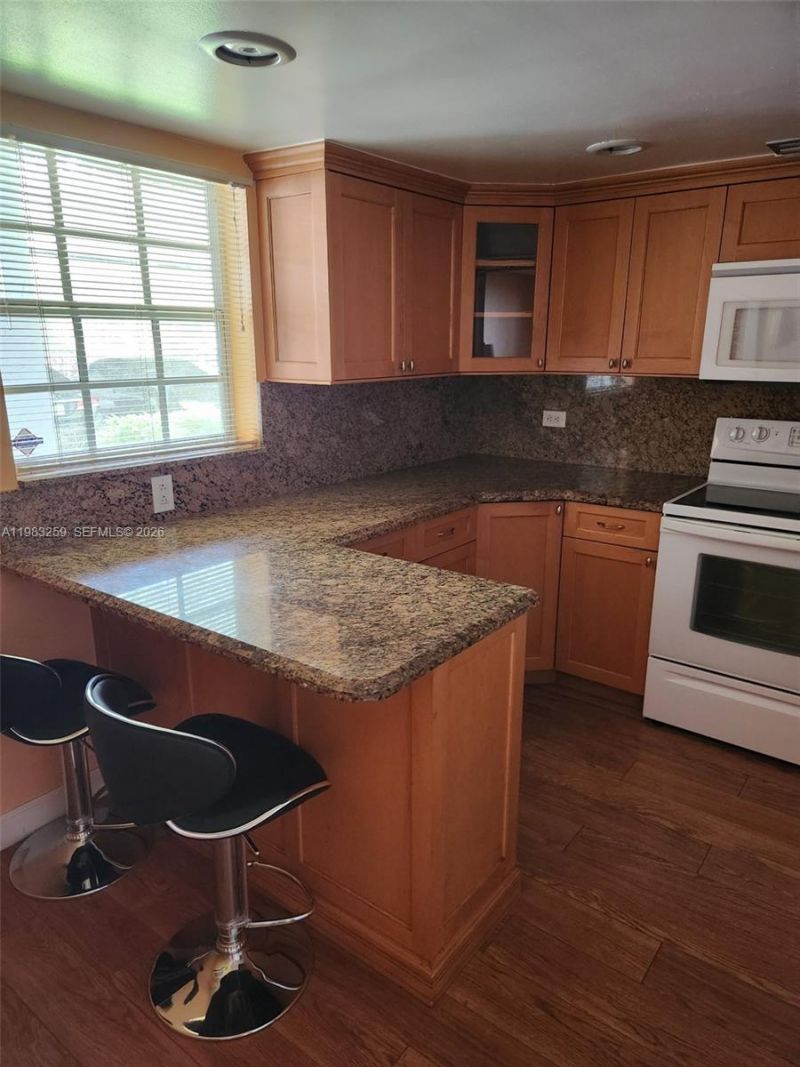 7556 Stirling Rd, Unit 123, Davie, FL 33024 Photo