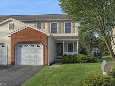 24 GRASSHOPPER COURT, MYERSTOWN, PA 17067