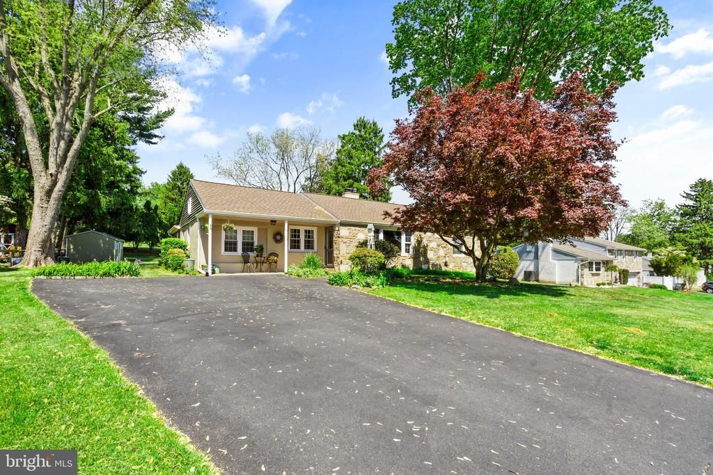 101 N HILLTOP, SOUTHAMPTON, PA 18966