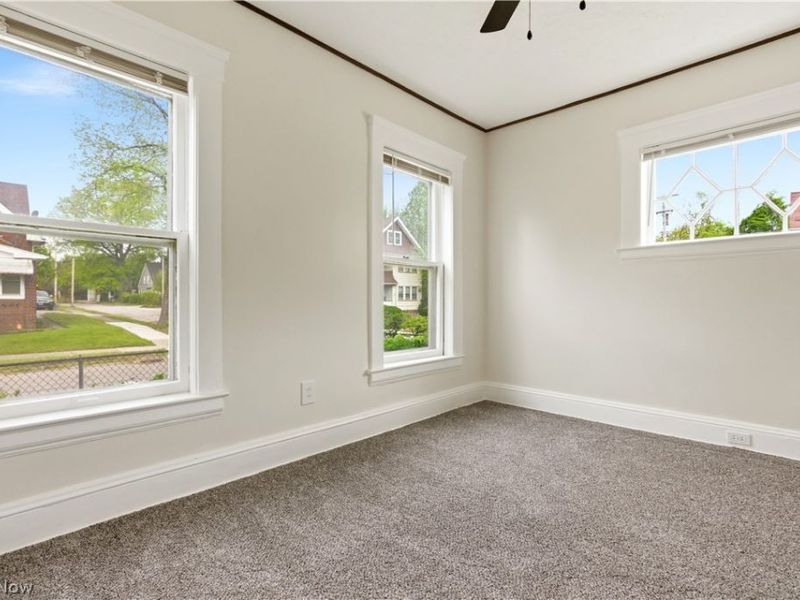 689 Midland Avenue, Cleveland, OH 44110 Photo 11