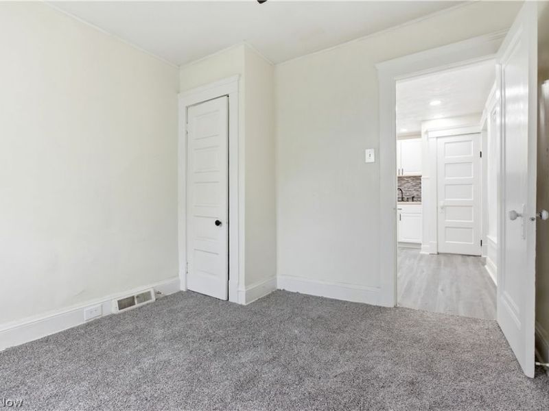 689 Midland Avenue, Cleveland, OH 44110 Photo 14