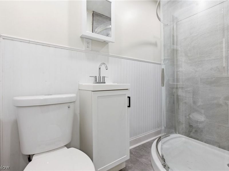 689 Midland Avenue, Cleveland, OH 44110 Photo 15