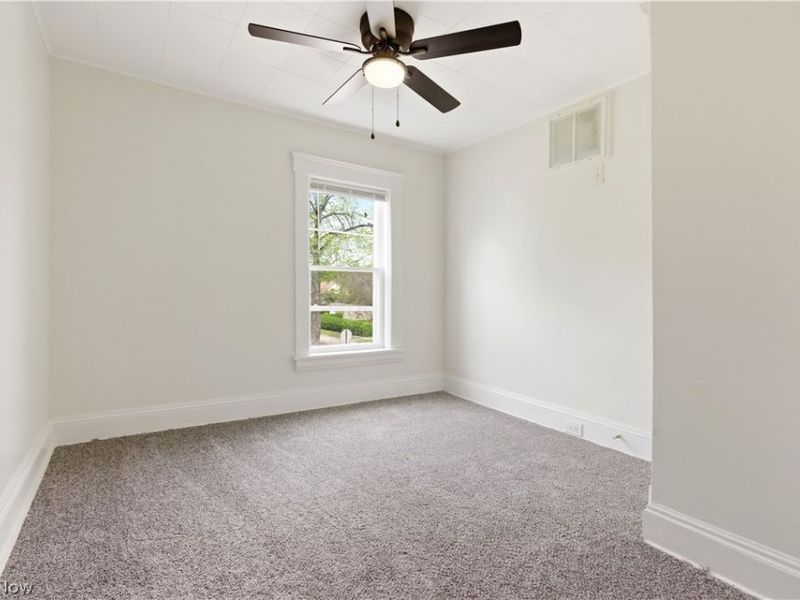 689 Midland Avenue, Cleveland, OH 44110 Photo 21