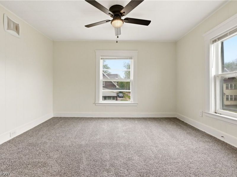 689 Midland Avenue, Cleveland, OH 44110 Photo 29