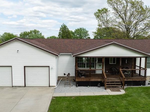 1082 Country Club Dr, Mansfield, OH 44906