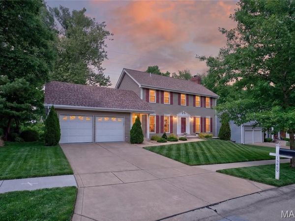 15489 Long Castle Forest Court , Chesterfield, MO 63017