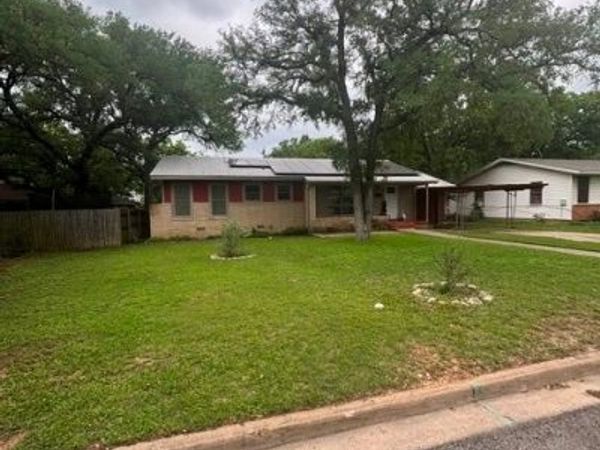 114 Oak Lane Drive , Gatesville, TX 76528