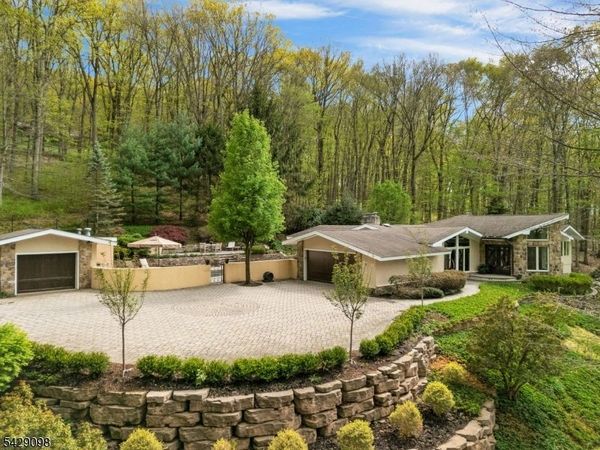 174 Bliss Rd, Mendham, NJ 07945