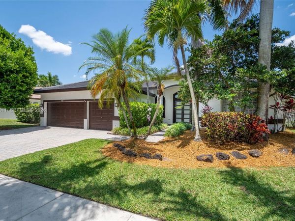 812 Regal Cove Rd , Weston, FL 33327