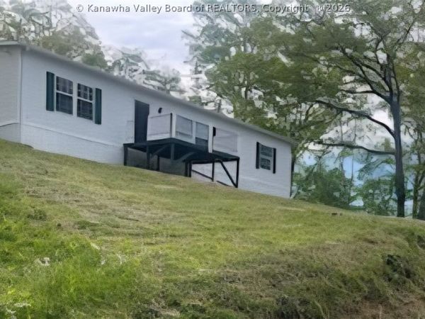 38 Frankmoore Road, Griffithsville, WV 25521