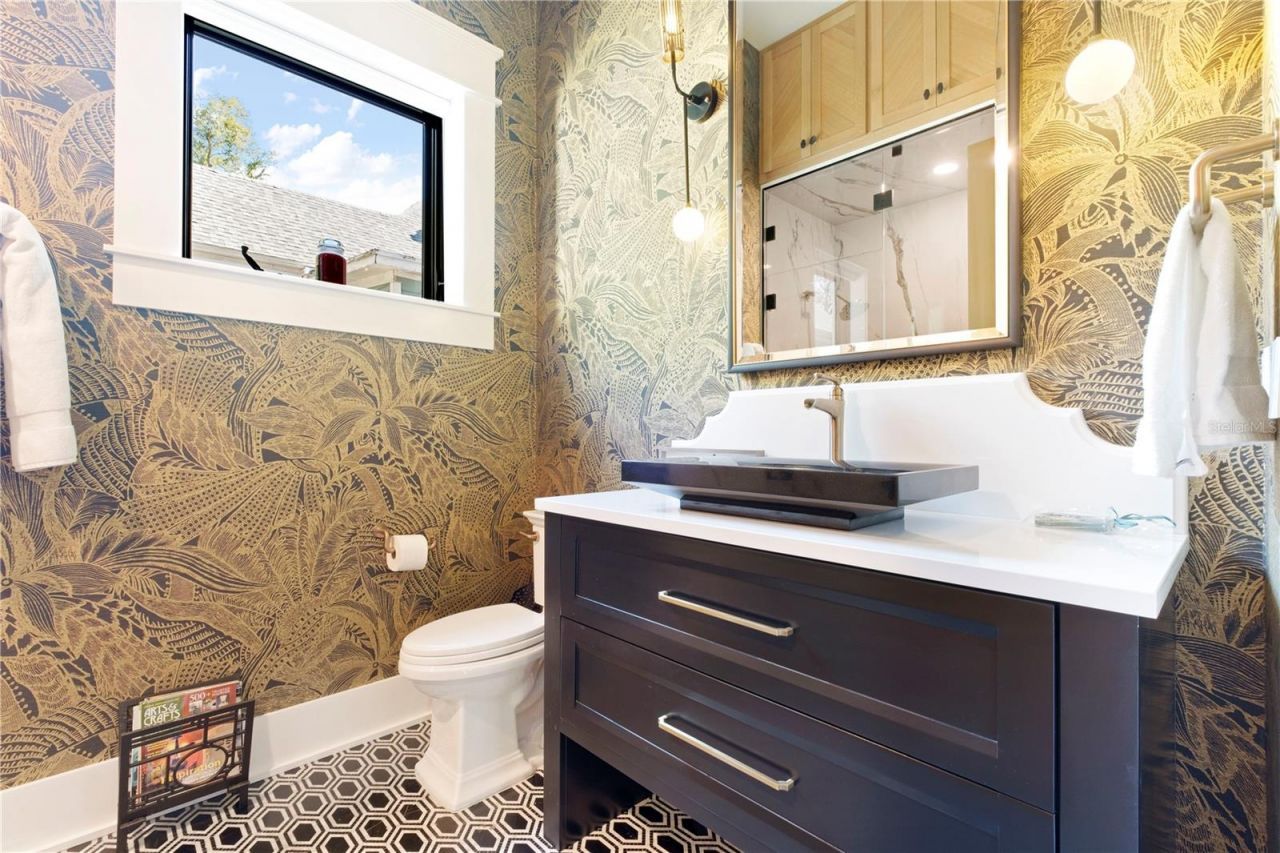 319 W Frances Avenue, Tampa, FL 33602 Photo