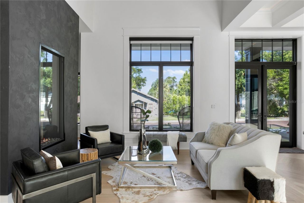 319 W Frances Avenue, Tampa, FL 33602 Photo