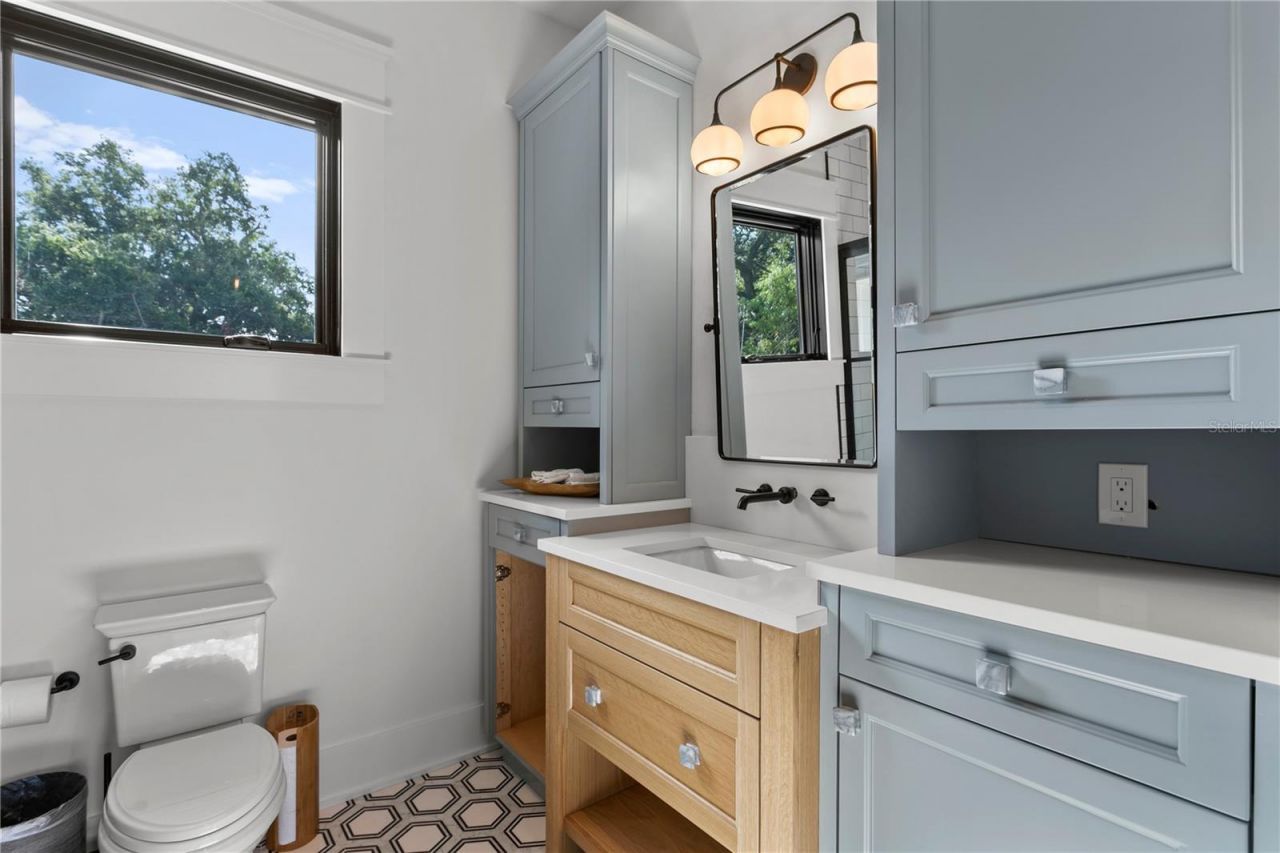 319 W Frances Avenue, Tampa, FL 33602 Photo