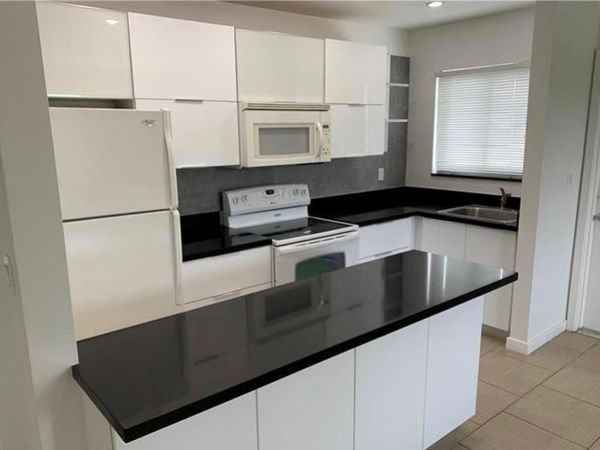 2830 NE 30th Place, Unit 2, Fort Lauderdale, FL 33306