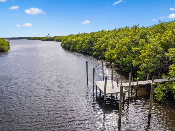 206 SE Fiore Bello SE, Port St. Lucie, FL 34952