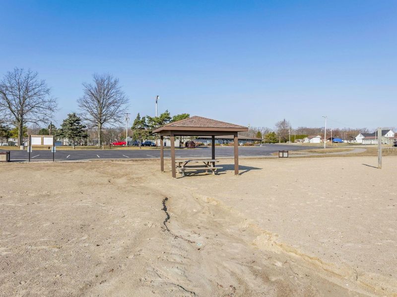 2133 Chickasaw, London, OH 43140 Photo 94