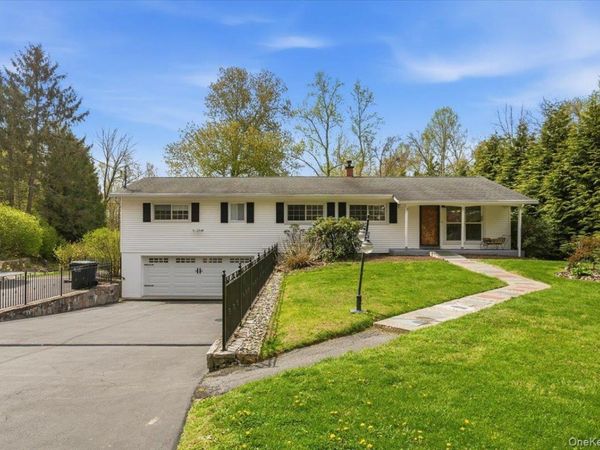 11 Lower Lake Road, Mahopac, NY 10541