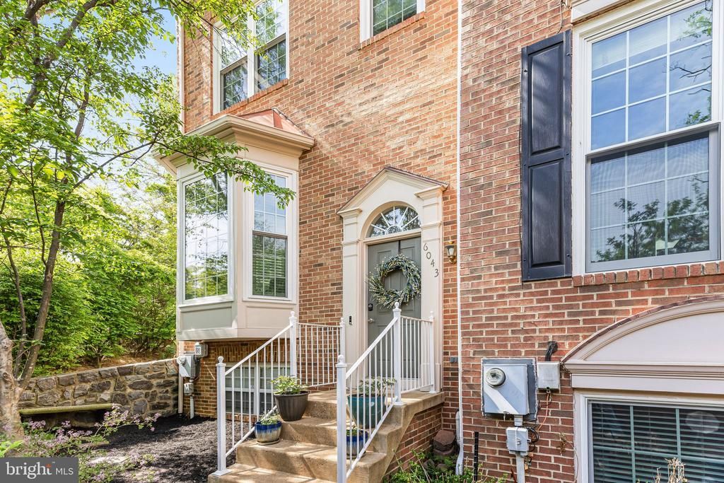 6043 Riddle Walk, Alexandria, VA 22312 Main Photo