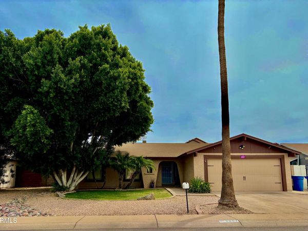 2807 N DAKOTA Street, Chandler, AZ 85225