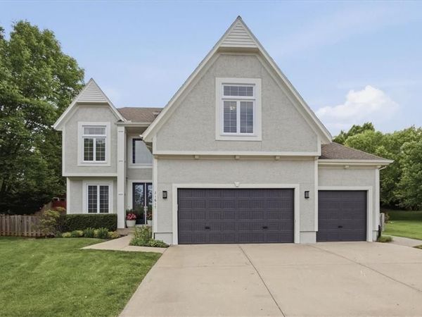 21617 W 97 Terrace, Lenexa, KS 66220