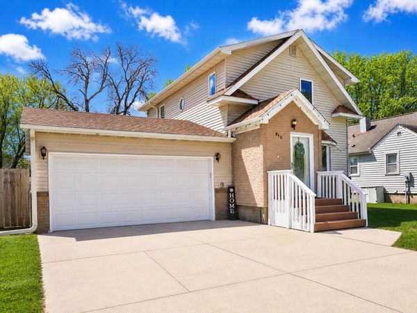 810 10th Avenue SE, Austin, MN 55912