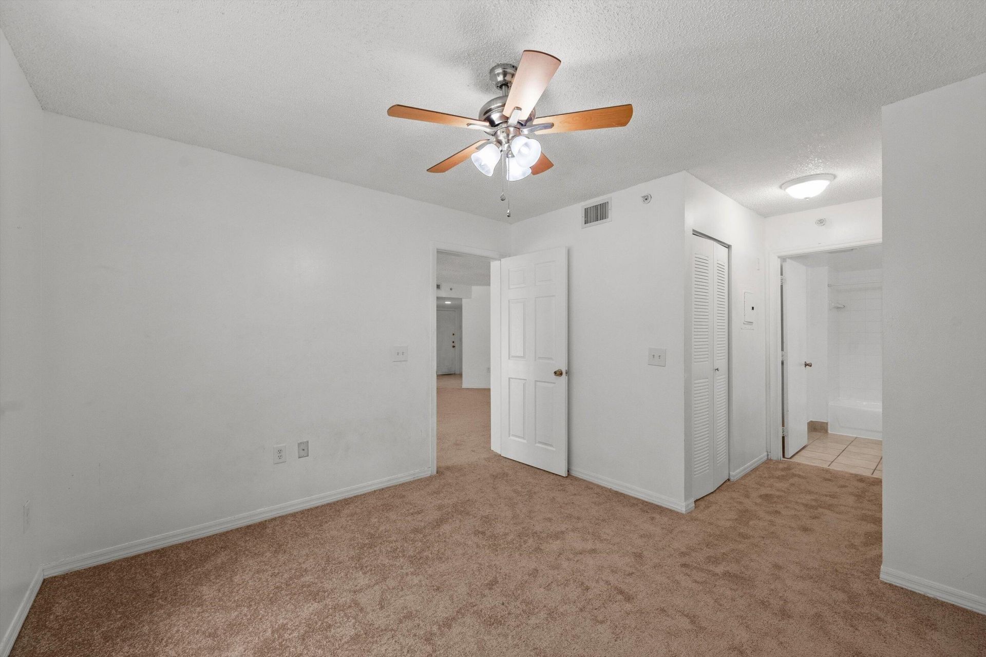 4159 N Haverhill Road, Unit 1307, West Palm Beach, FL 33417 Photo