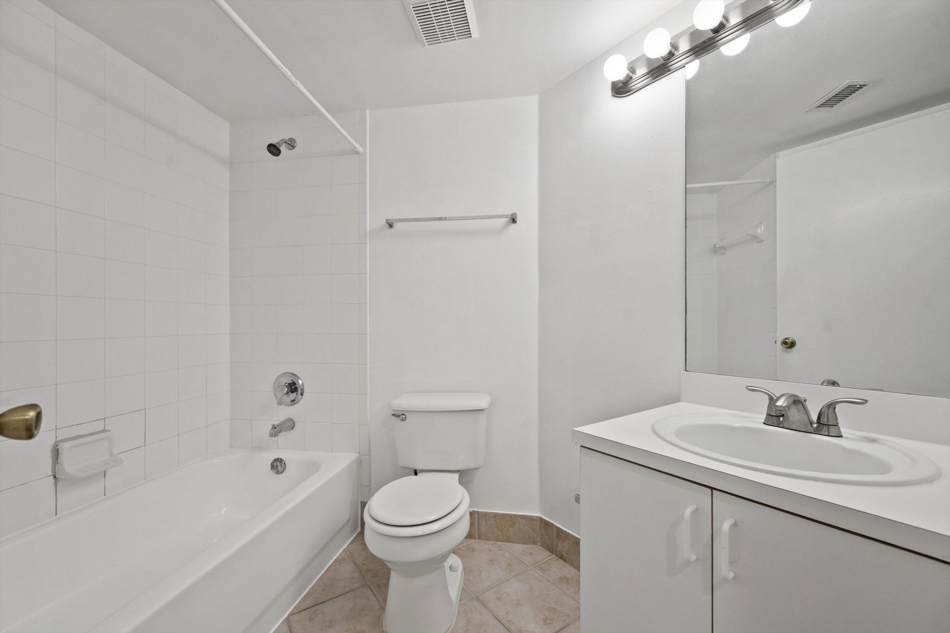 4159 N Haverhill Road, Unit 1307, West Palm Beach, FL 33417 Photo