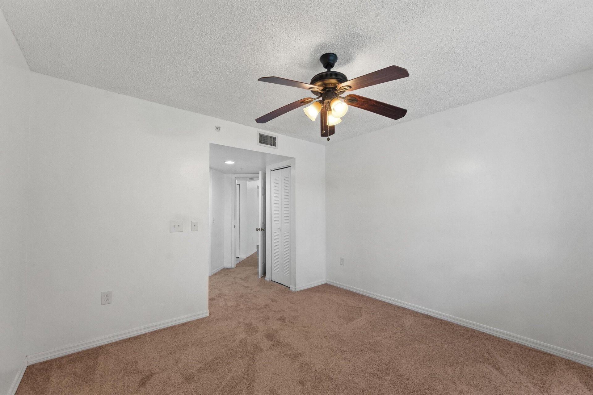 4159 N Haverhill Road, Unit 1307, West Palm Beach, FL 33417 Photo