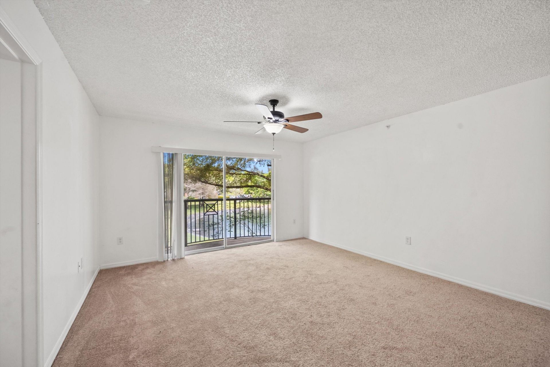 4159 N Haverhill Road, Unit 1307, West Palm Beach, FL 33417 Photo