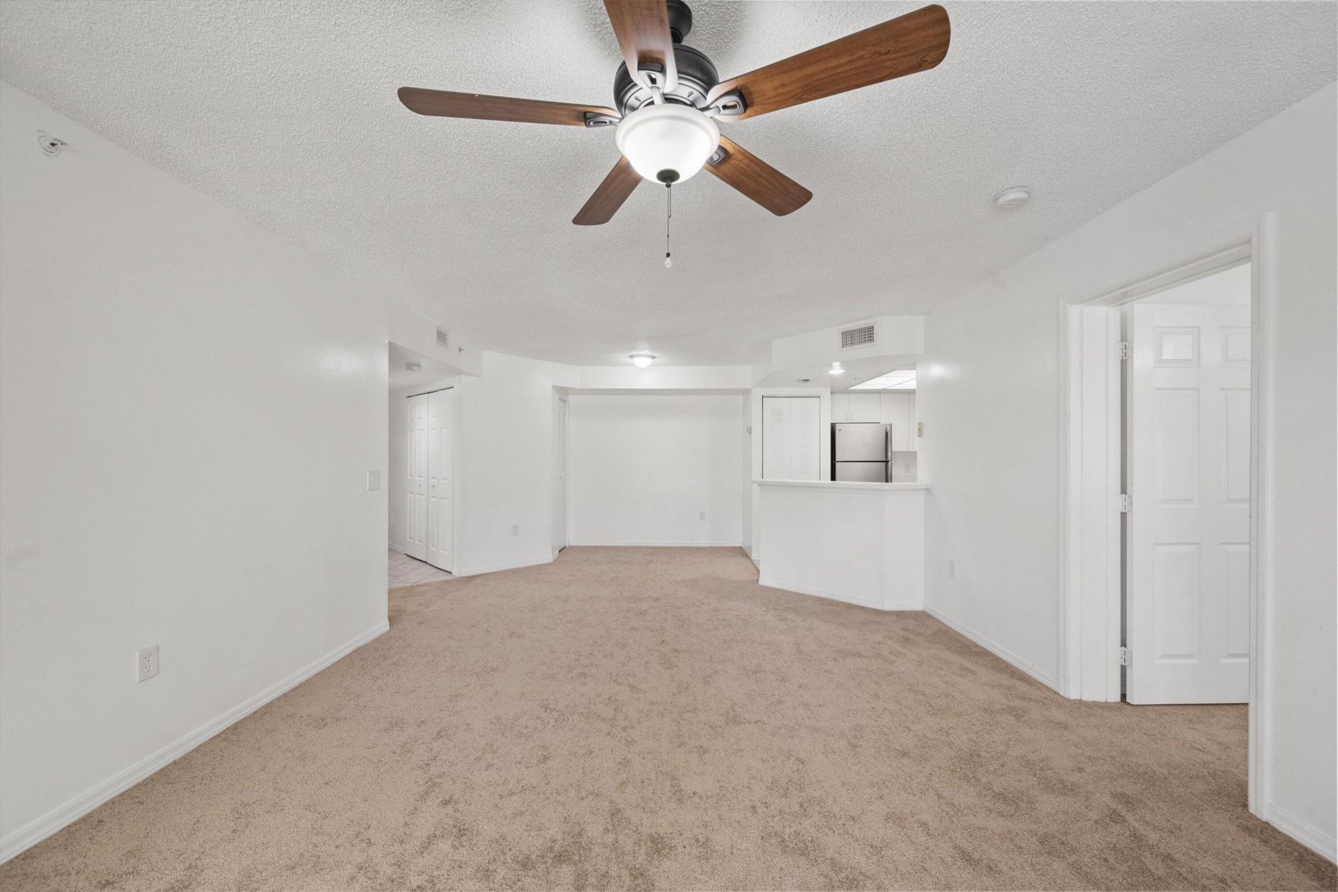 4159 N Haverhill Road, Unit 1307, West Palm Beach, FL 33417 Photo