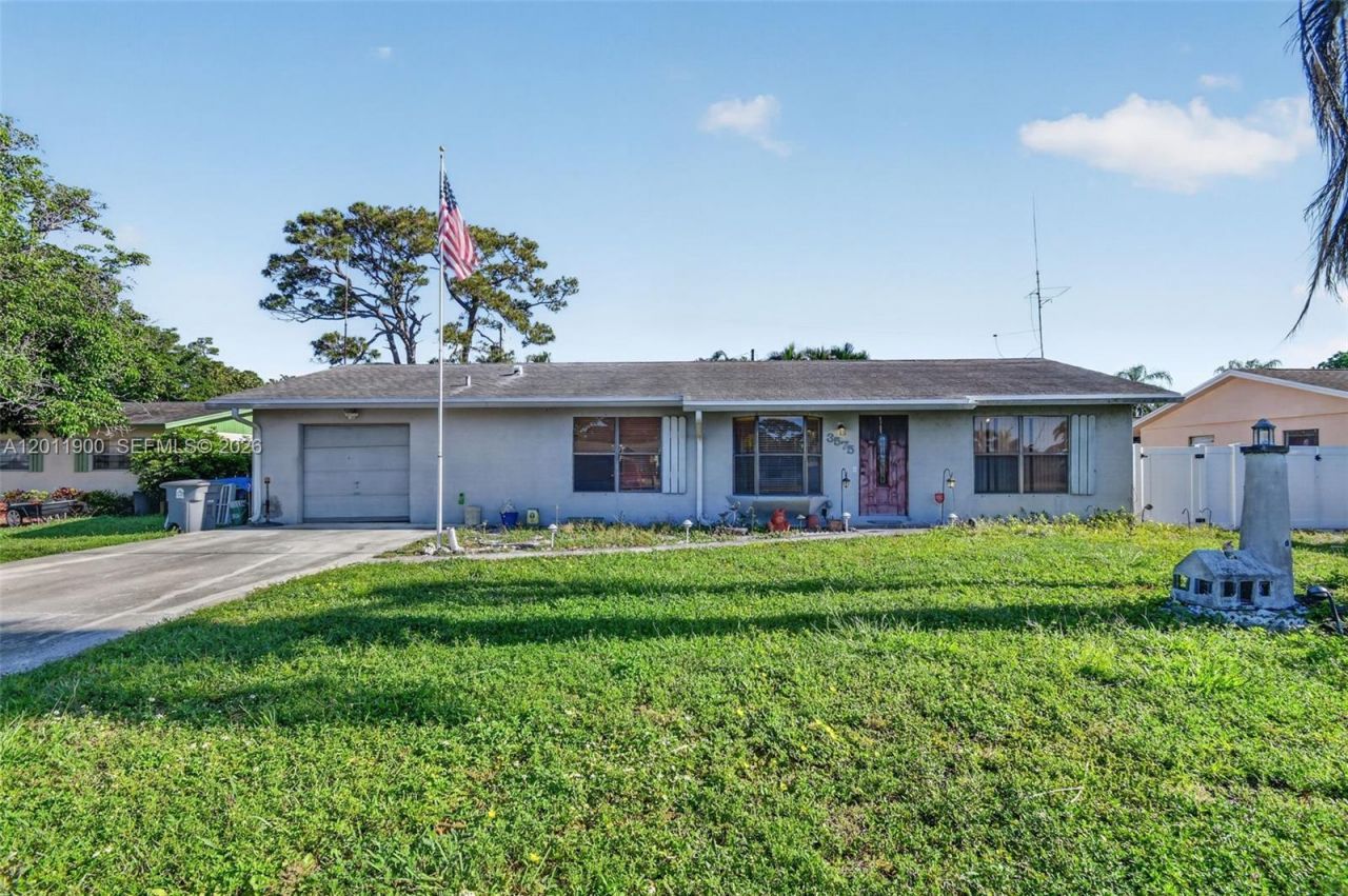 3575 Marlow Ave, Boynton Beach, FL 33436 Main Photo