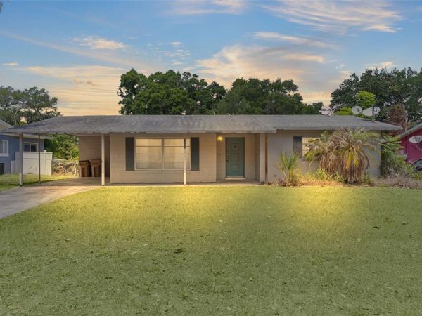 6908 FERN CIRCLE , LEESBURG, FL 34748