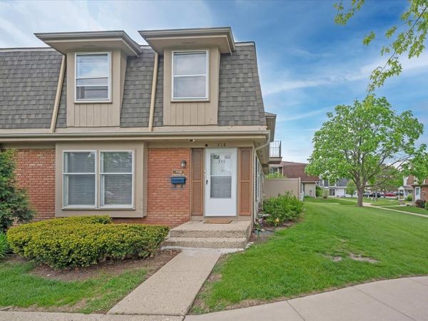 718 Newton Court, Schaumburg, IL 60193