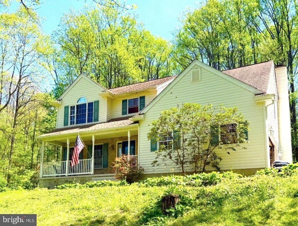 802 HOLLOW ROAD , DELTA, PA 17314