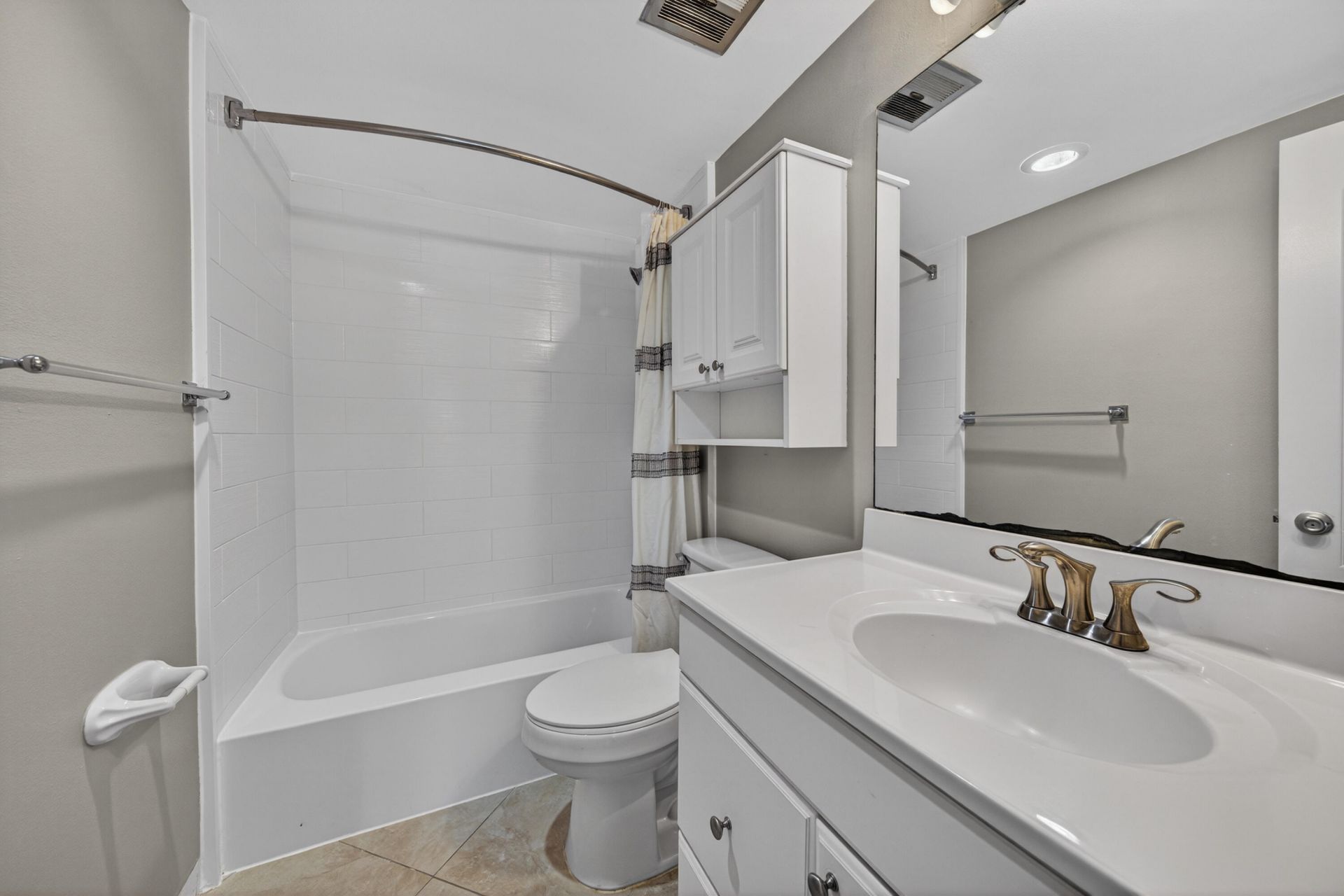 2900 NE 30th Street Ne, Unit L2, Fort Lauderdale, FL 33306 Photo