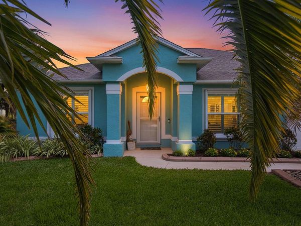 613 SE Dean Terrace, Port St. Lucie, FL 34984